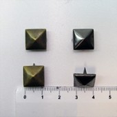 Tacha piramide 12mm prata v./ouro v. (unid.)